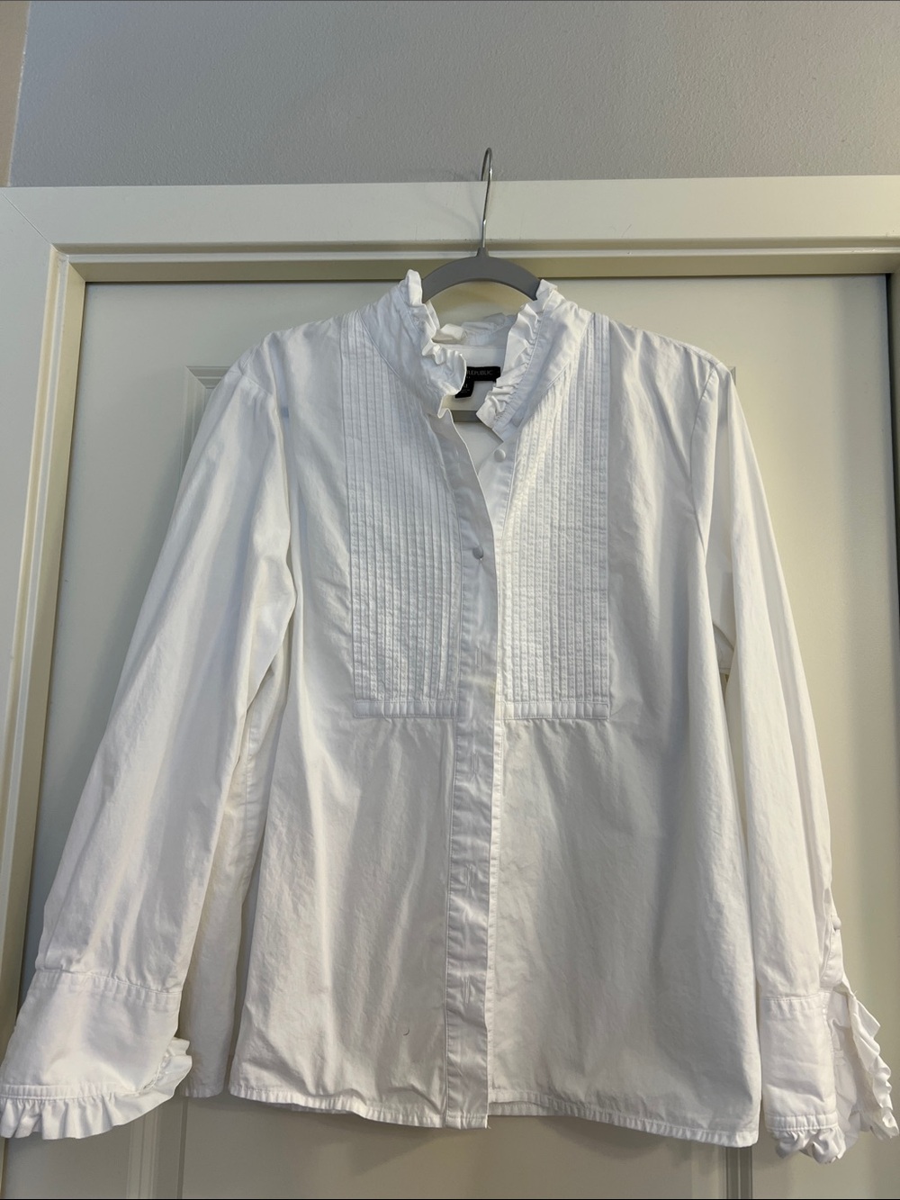 Banana Republic Women's White Ruffled Pintuck Button-Down Shirt